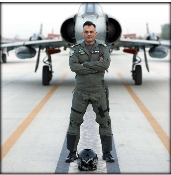 Air Vice Marshal Aurangzeb Ahmed.
The Man Behind "May 10, 2025" Operation Bunyan al Marsoos. 

#PakistanAirForce - #shivangisingh #PakistanIndianWar #Pakistan #India #Banyan_Al_Marsus #PakistanAirForce