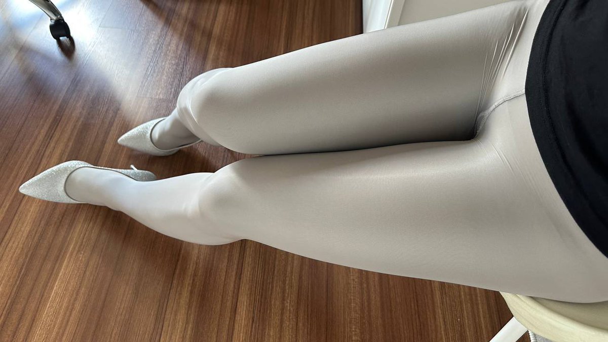 哪种搭配好看？

点击下面链接进入我的电报群  
t.me/+kM2ZrCm9YpgyN…
欢迎转发宣传我的群。  
#阉人 
#太监 
#阉割 
#去势 
#全切 
#无性 
#阴茎切除 
#nullo 
#castration 
#castrated 
#Eunuch 
#Penectomy 
#Penis removal