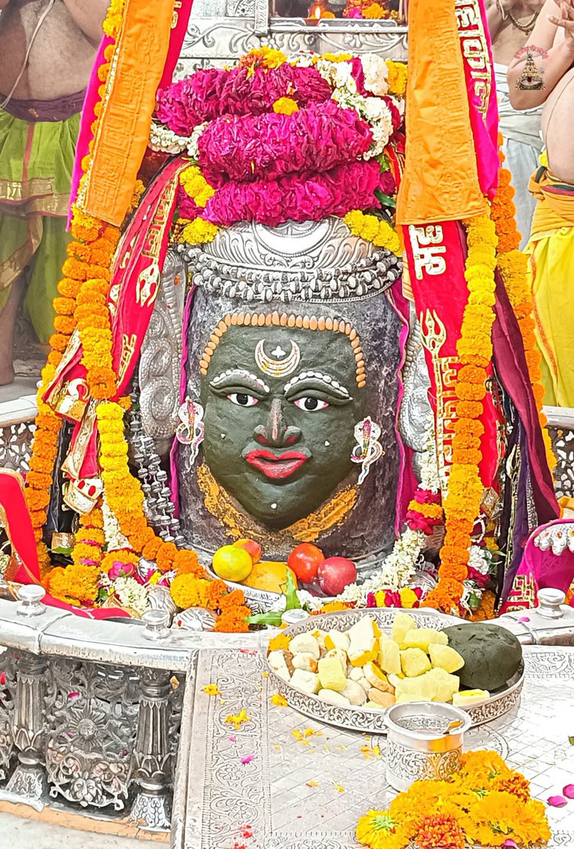 12Jyotirling's tweet photo. श्री महाकालेश्वर ज्योतिर्लिंग जी के आज के भस्म आरती श्रृंगार दिव्य दर्शन 13.05.2025 https://t.co/8y2lnnz8Mv