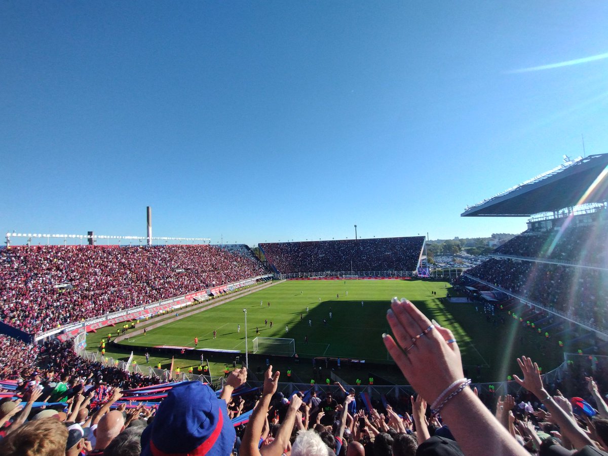 Te extraño, te lloro, que lindo arruinarse con vos...🎶💙❤️💙