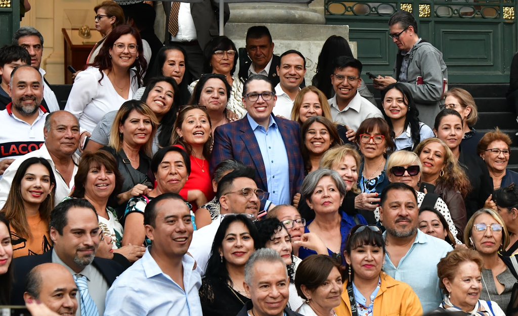 Alcaldía de Benito Juárez (@bjalcaldia) on Twitter photo El alcalde <a href="/LuisMendozaBJ/">Luis Mendoza Acevedo</a> esta tarde en comparecencia reafirmó el compromiso y el arduo trabajo que se realiza todos los días para mejorar la calidad de vida de los benitojuarenses.
🔗 bit.ly/44G3LTr El alcalde <a href="/LuisMendozaBJ/">Luis Mendoza Acevedo</a> esta tarde en comparecencia reafirmó el compromiso y el arduo trabajo que se realiza todos los días para mejorar la calidad de vida de los benitojuarenses.
🔗 bit.ly/44G3LTr