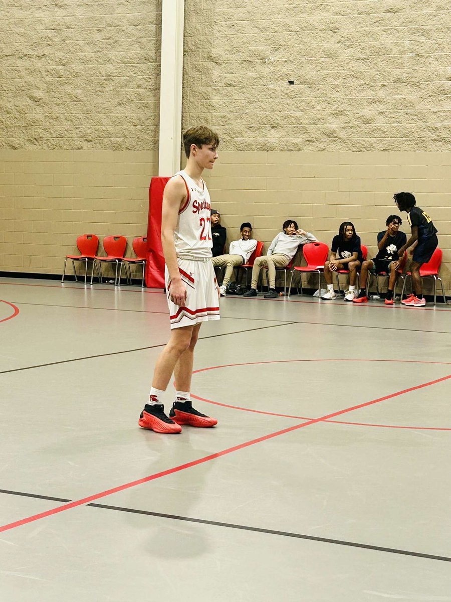 Say hello to the newest member joining the movement Talyn Mizell from Saraland High School! Ready to put in work and represent the Dreamers the right way. Welcome to the family <a href="/MizellTalyn/">Talyn Mizell</a>  #SouthBaldwinDreamers