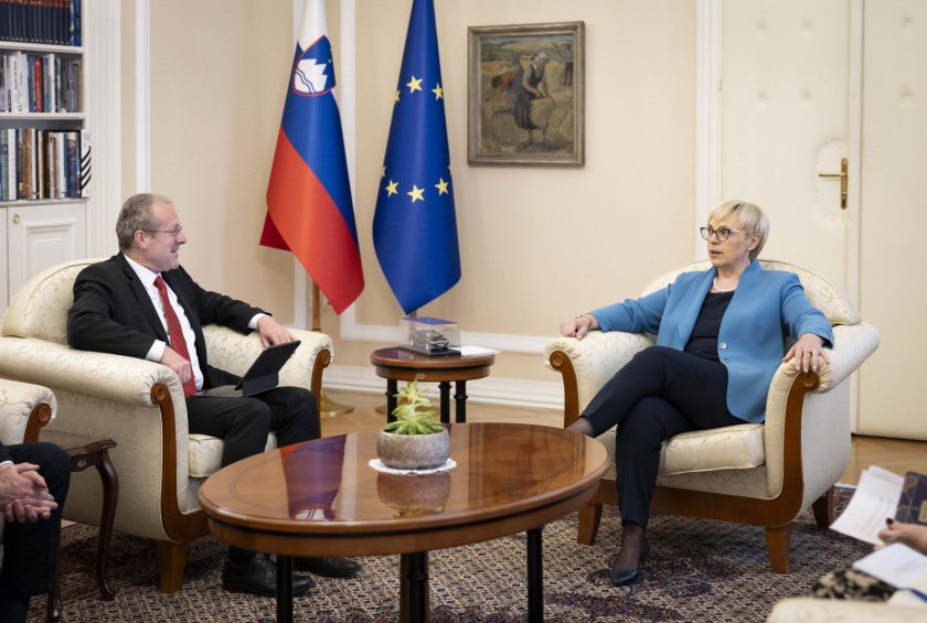 Hans Kluge (@hans_kluge) on Twitter photo Honoured to meet again with 🇸🇮 President Nataša Pirc Musar in Ljubljana.
I thanked President <a href="/nmusar/">Nataša Pirc Musar</a> for consistently supporting <a href="/WHO/">World Health Organization (WHO)</a> & multilateralism – especially as we navigate global challenges and shape the future of health together.
I was inspired by her leadership on Honoured to meet again with 🇸🇮 President Nataša Pirc Musar in Ljubljana.
I thanked President <a href="/nmusar/">Nataša Pirc Musar</a> for consistently supporting <a href="/WHO/">World Health Organization (WHO)</a> & multilateralism – especially as we navigate global challenges and shape the future of health together.
I was inspired by her leadership on