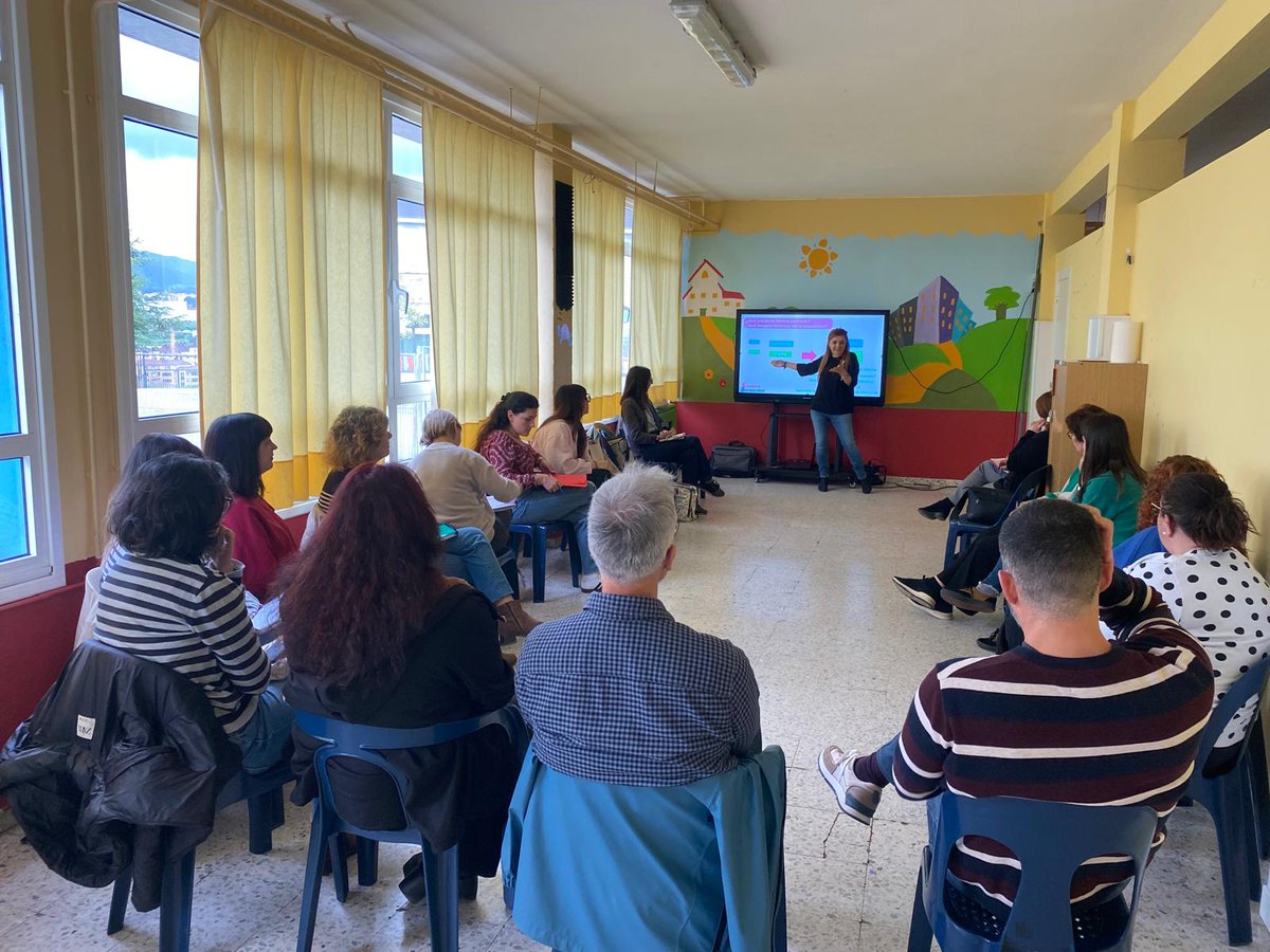 📘Formación en el CEE San Cristóbal, sobre transición a la vida adulta⏰, de la mano de Natalia Rubio, presidenta de la asociación sexualidad y discapacidad y de Rubén Mateos, director del CEE Nª Señora de Lourdes Aspronaga. <a href="/oviedocpr/">cproviedo</a> <a href="/cprgijon/">cprgijon</a> <a href="/cprcuencas/">CPR Cuencas Mineras</a>