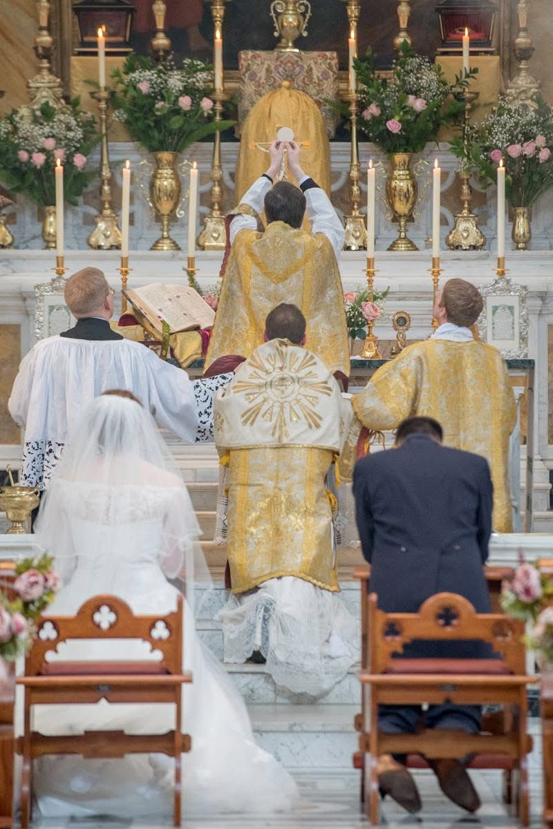 PhilJC2's tweet photo. Please pray for @ClaraFCampbell and I on our 8th wedding anniversary. https://t.co/92anwhyD8Z