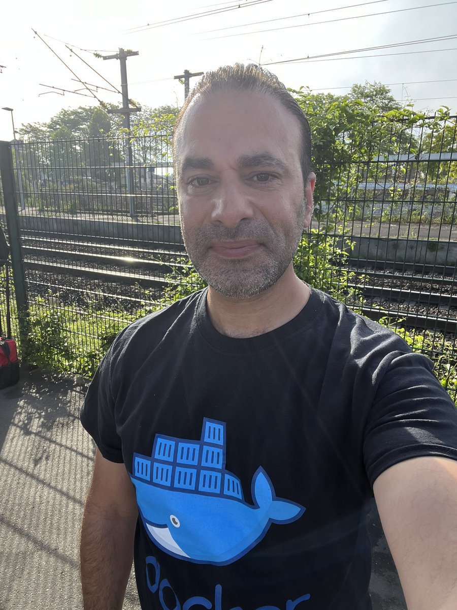 MazlumTosun3's tweet image. Thanks @Docker for these amazing gifts 🎁😍🤩🐳

Thanks @k33g_org and  @eeveeta 

Love the #DockerCaptain community ❤️