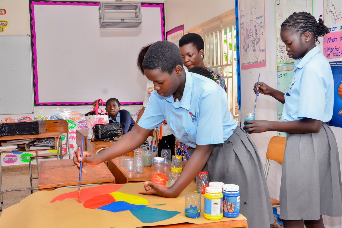 kisubi_schools's tweet image. We believe children learn best by doing — and every lesson is designed to nurture confidence, curiosity, and critical thinking.

Kisubi Schools — Where learning is meaningful, interactive, and joyful.
#ChildCenteredLearning #NoCaning