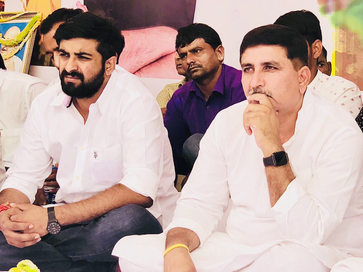 मध्यप्रदेश कांग्रेस कमेटी के प्रभारी व बायतू विधायक एवं पूर्व छात्रसंघ अध्यक्ष जोधपुर विश्वविद्यालय श्री हरीश चौधरी जी को जन्मदिन की हार्दिक बधाई एवं शुभकामनाएं।

मैं ईश्वर से आपके उत्तम स्वस्थ, खुशहाल एवं दीर्घायु जीवन की कामना करता हूँ।
<a href="/Barmer_Harish/">Harish Chaudhary</a>
