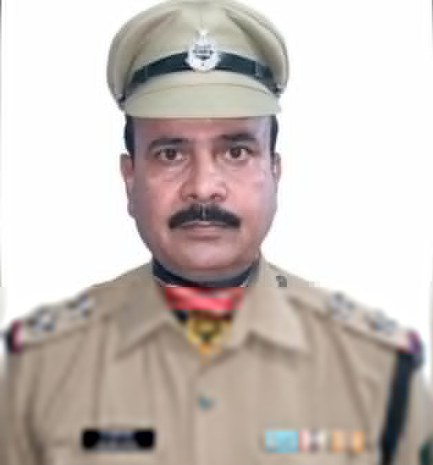 Shilpa01Sharma's tweet image. Saluting the supreme sacrifice of SI Md Imtiyaz &amp;amp; Constable Deepak who stood like lions on the frontline and laid down their lives for Maa Bharati.  Not all #heroes wear capes  some wear the #BSF uniform. JaiHind #IndianBorderSecurity

#GOAT  #269Signingoff #ViratKohli𓃵 #Modiji