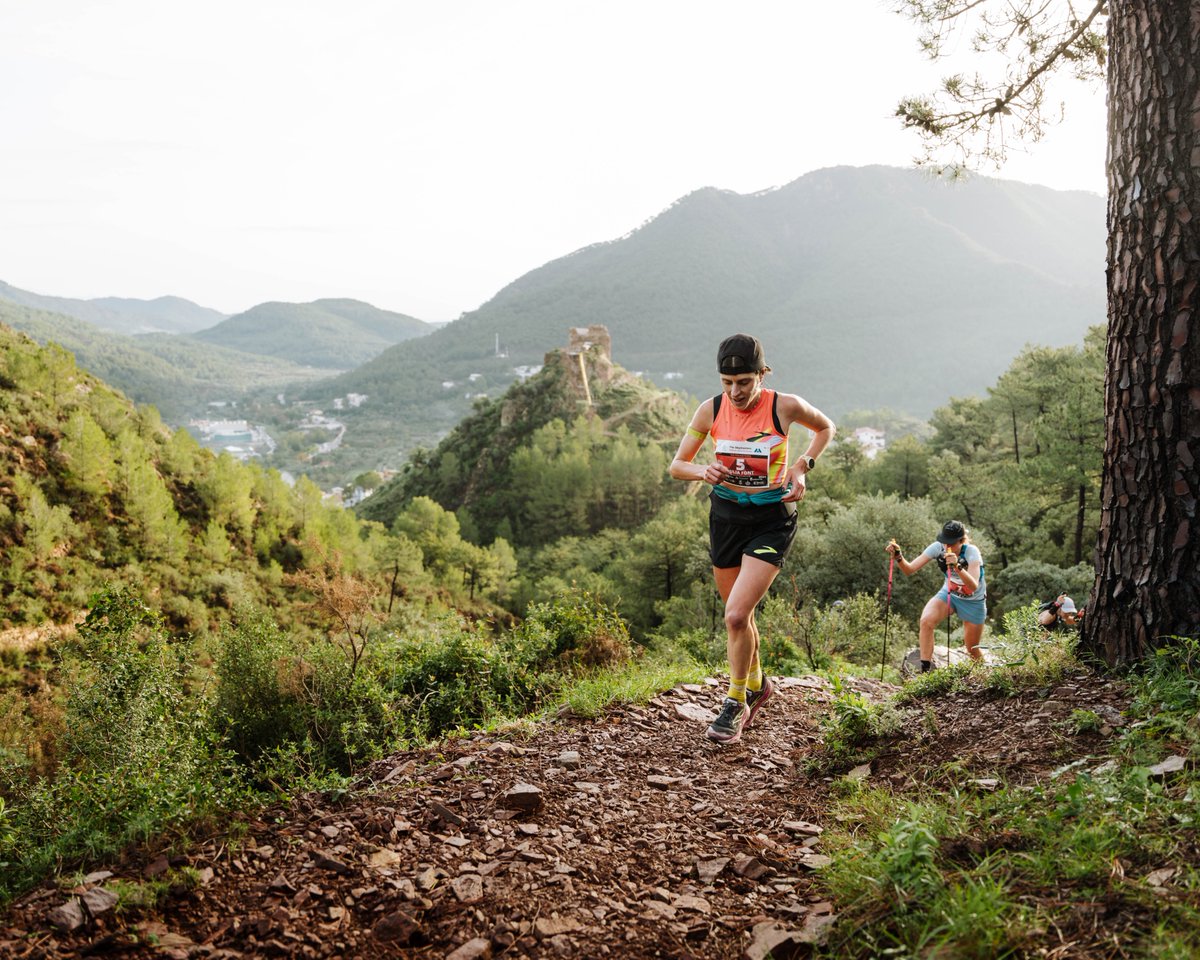 🎤ENTREVISTA A JÚLIA FONT🎤

Atleta profesional, entrenadora personal y apasionada de la montaña, Júlia Font inspira a otros con su amor por el deporte y su enfoque en el rendimiento femenino.

📷 Pablo Cid  

Entrevista 👉🏼 #SportviciousMagazine #78 sportvicious.com/2025/05/sportv…
