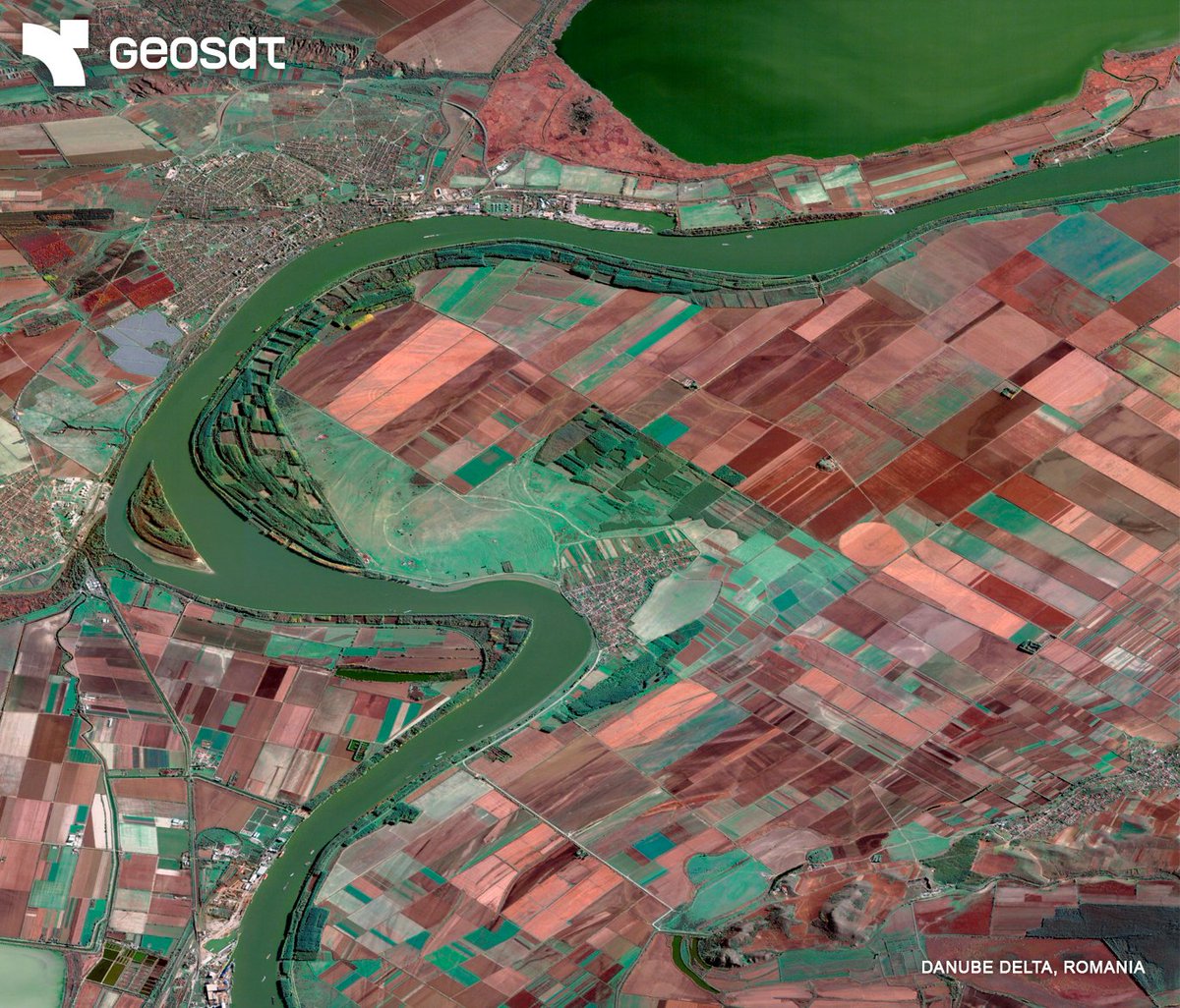 geosat_sat's tweet image. From forests to coastlines, GEOSAT helps monitor and protect our changing environment with very high-resolution satellite imagery.
Learn more: geosat.space/markets/enviro…