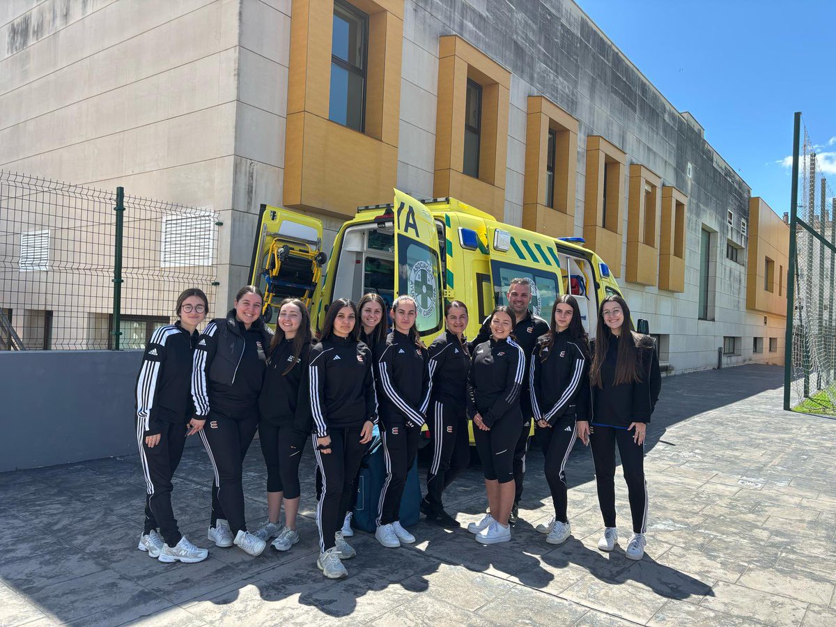 En DYA Málaga seguimos apostando por una enseñanza de calidad y hasta el centro  <a href="/edufyformacion/">EDUFY | Instituto Oficial de FP</a> nos hemos desplazado para ofrecer nuestros conocimientos de movilización, inmovilización y soporte vital básico a las alumnas del ciclo Técnico superior en educación infantil.
#DYA