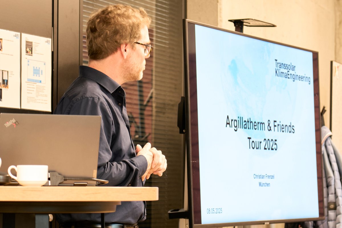 ArgillaTherm's tweet photo. #ArgillaTherm &amp; Friends Tour - München
Im Anschluss an die spannenden Vorträge von Axel Lange (ArgillaTherm), Stephan Stoll (SIEGENIA), Christian Frenzel (Transsolar) &amp; Lars Krauß (Greenengineers) ging es zum Body Flying.

Bilder: Philipp Schneider, Christian Schneider https://t.co/OkptmD3rNz