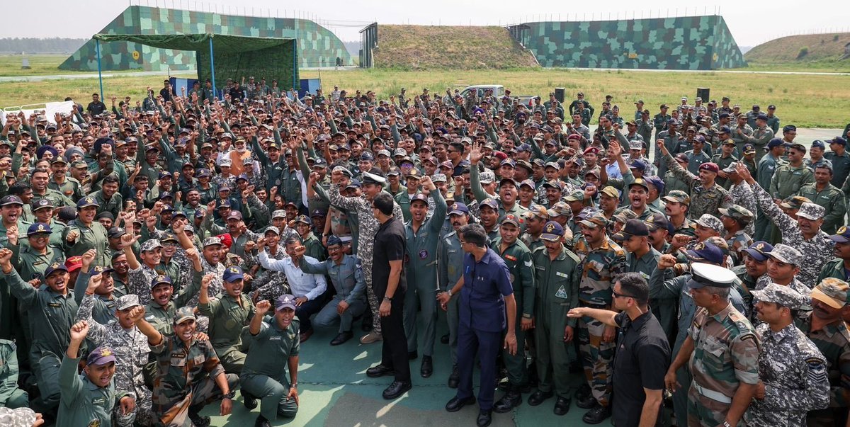 ItsShubhangi's tweet image. Modi delivers a fact-check by showing up in the very location that Pakistan said it destroyed an S-400-- here at Adampur airbase. Elite-level trolling.

This is what victory looks like, Pakistan.