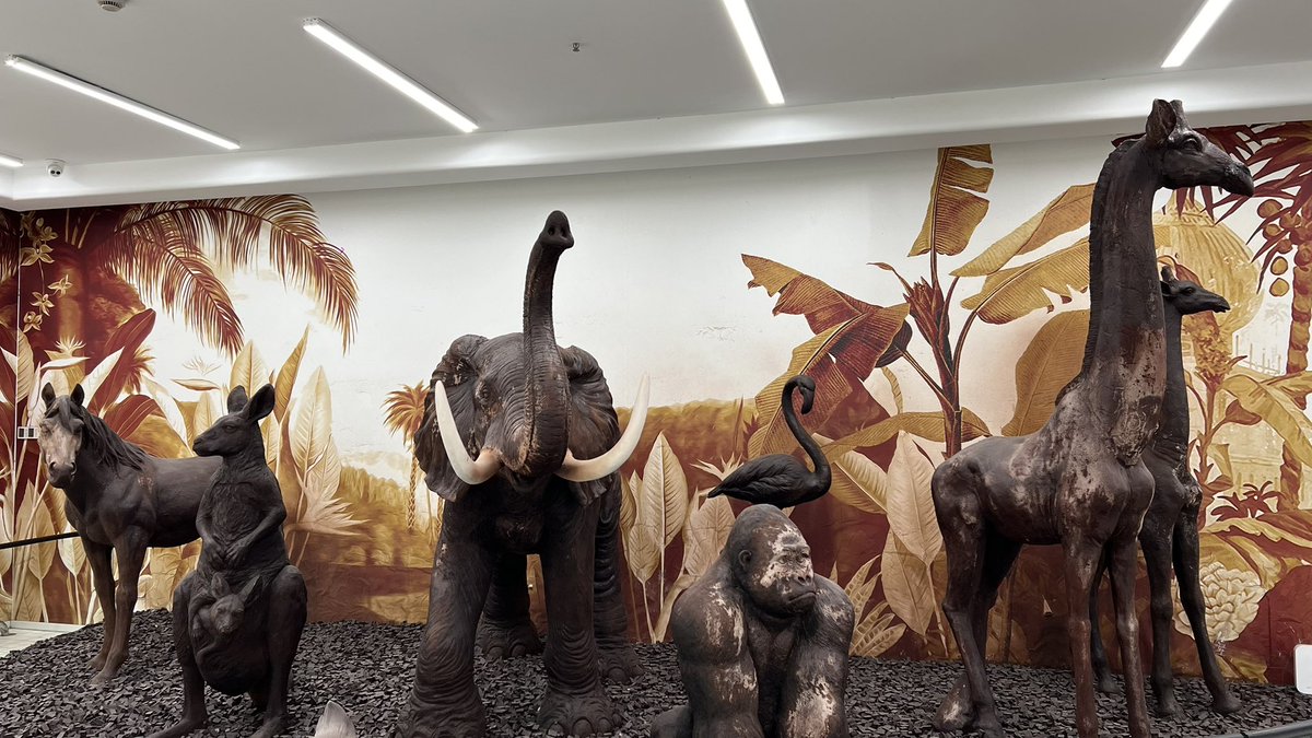 闪现上海巧克力博物馆，满眼都是巧克力，好想吃一口狮子🦁，再吃一头大象🐘