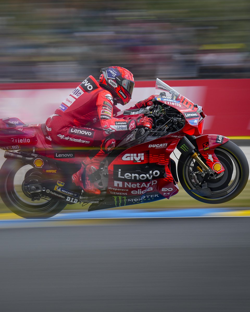 MotoGP™🏁 (@motogp) on Twitter photo A very "magnifique" wheelie from
<a href="/marcmarquez93/">Marc Márquez</a> 👌
Happy #WheelieWednesday!
#FrenchGP 🇫🇷 A very "magnifique" wheelie from
<a href="/marcmarquez93/">Marc Márquez</a> 👌
Happy #WheelieWednesday!
#FrenchGP 🇫🇷