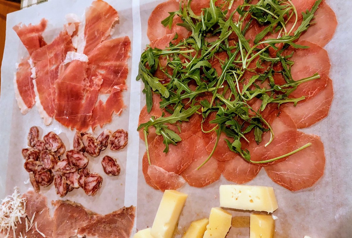 Ieri una bella serata a #Malchina in #Osmiza !

<a href="/DiscoverTrieste/">Discover Trieste</a> <a href="/ElisaCuccolo/">ElisaCuccolo 🌹🌊💞🎶📚🐾</a> <a href="/elisadallarche/">Elisa Dall'Arche</a> <a href="/EmanuelaCaccia7/">Emanuela Cacciatori</a> <a href="/EmilianoVerga/">Emiliano Verga</a> <a href="/superfonda/">Marisa Fonda 🦊</a> <a href="/CiriSince1978/">Giuseppe</a> 

#èCarso