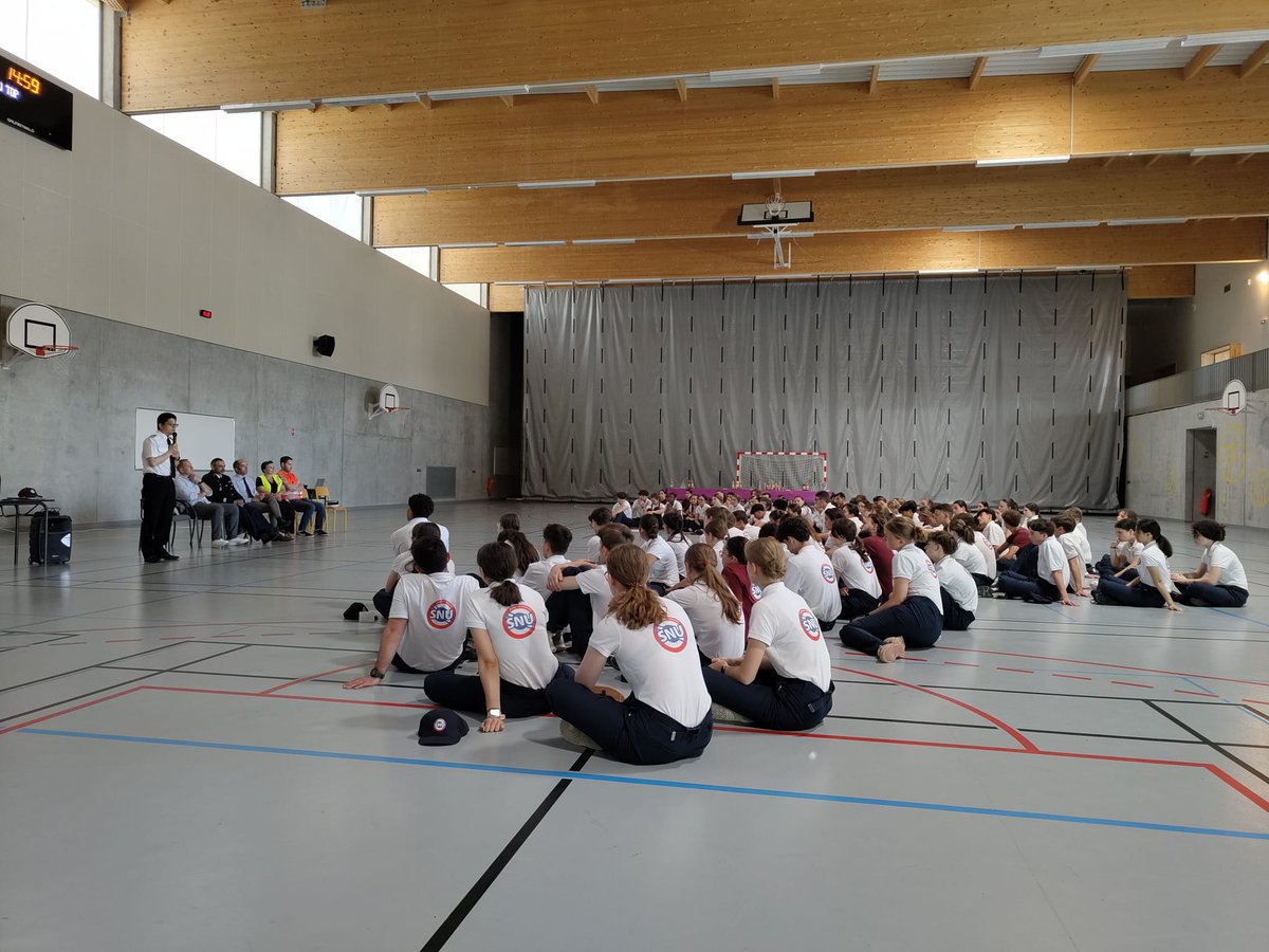 Image de Préfète de la Haute-Savoie - Le secrétaire général de la préfecture, a présidé la cérémonie de clôture du séjour SNU de Chavanod.
