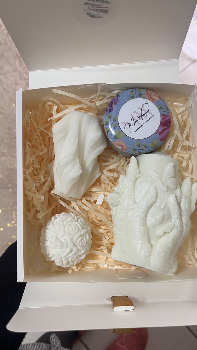 tee_bhelekazi's tweet image. Introducing Muse Wrapped, where every flame tells a story. Handmade by Bhelekazi with love, luxury, and intention. Light one, feel everything.🕯️💕

Follow this link to view our catalog on WhatsApp: wa.me/c/27697369590

#GirlTalk