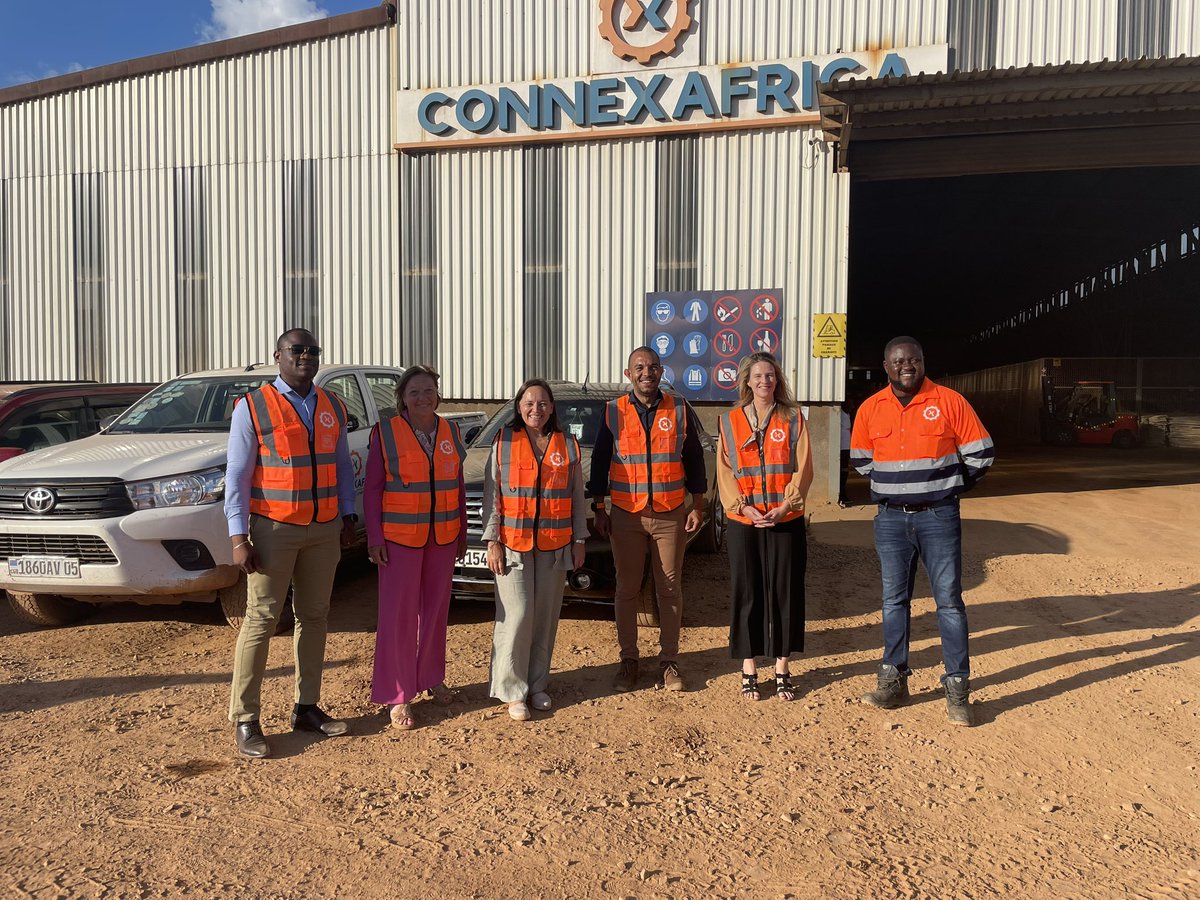 Roxane de Bilderling (@debilderlingr) on Twitter photo Je suis pour quelques jours à #Kowezi afin de participer aux rencontres économiques du #KBM2025
Premier jour:
- Visite de courtoisie à la Gouverneure <a href="/FifiMasukaSaini/">Fifi Masuka</a>
- Visite de l’entreprise de logistique #ConnexAfrica
🇧🇪🇨🇩 Je suis pour quelques jours à #Kowezi afin de participer aux rencontres économiques du #KBM2025
Premier jour:
- Visite de courtoisie à la Gouverneure <a href="/FifiMasukaSaini/">Fifi Masuka</a>
- Visite de l’entreprise de logistique #ConnexAfrica
🇧🇪🇨🇩