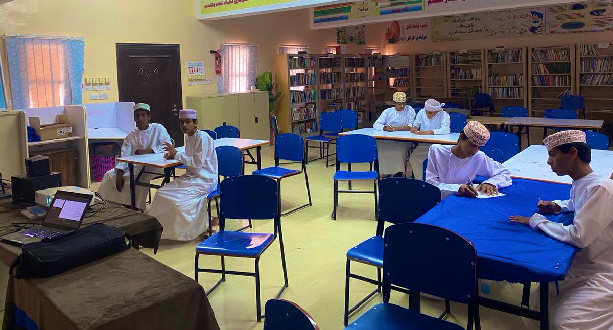 في أجواء من الحماس وروح التنافس الإيجابي
اختتمت اليوم مسابقة المنهج لصفوف العاشر في المدرسة ، حيث تُوج الصف العاشر ٣ بالمركز الأول بعد ما أظهرت المسابقة مستوى معرفيًا عاليًا بين الطلاب وساهمت في تعزيز مهارات التفكير والعمل الجماعي .
#تعليميه_جنوب_الشرقيه