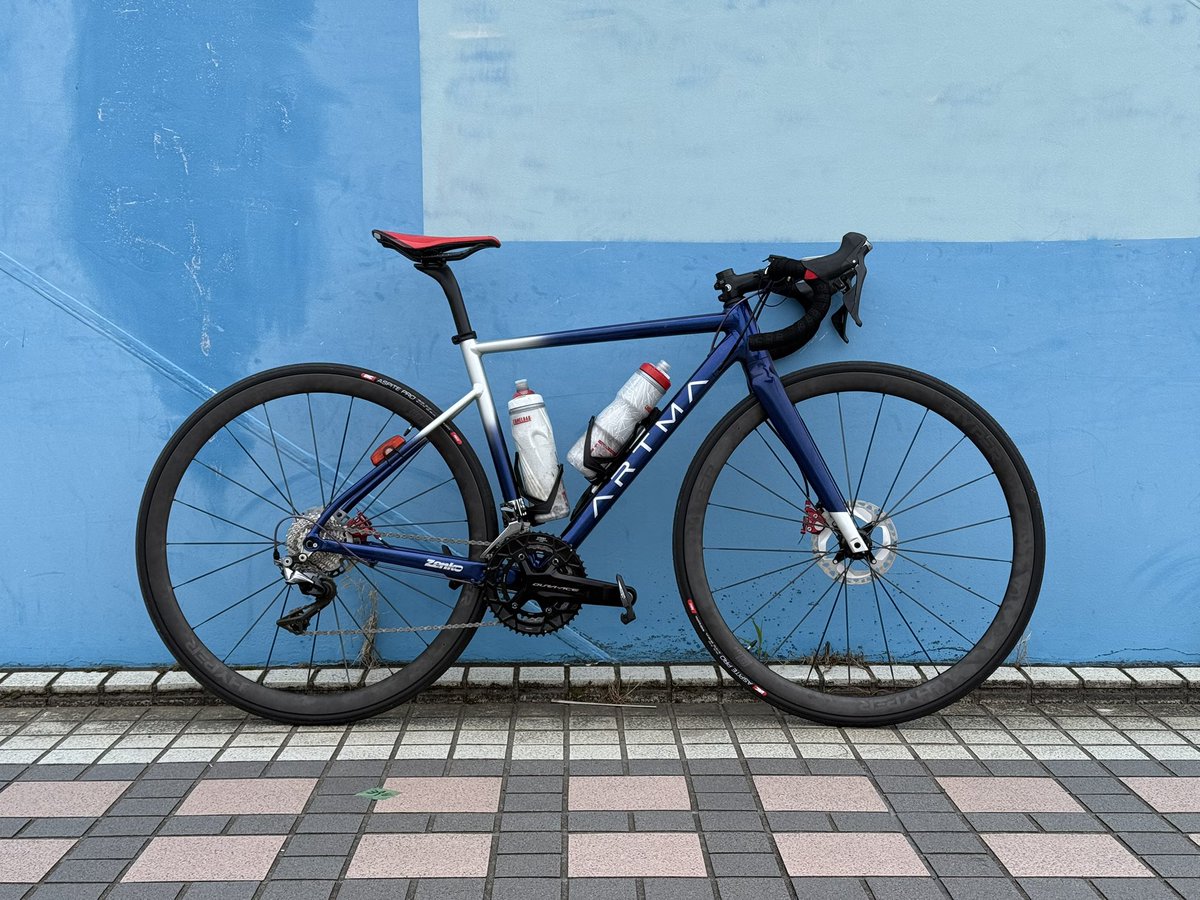 tcradvanced6845's tweet photo. my new gear…
初ディスクロードバイクお出迎え!
🔵ARTMA RYLAS
最近話題のコスパ最強ロードバイクのフレームセット+canyonのパーツを乗せ替えました。
普段のライドから自転車旅まで幅広く!今後は2台体制で活動していきます🚴♂️
#ARTMA #growtac #ダイワサイクル https://t.co/XnSjioWbfd