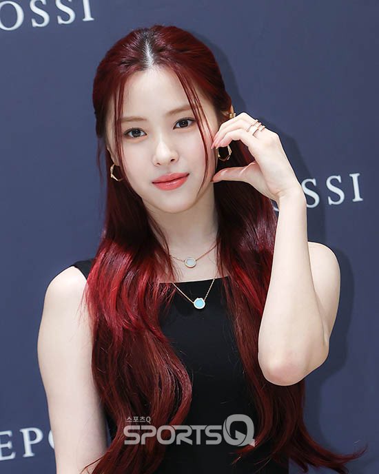 📷 PRESS | 250513

#RYUJIN (#류진) at Repossi’s grand store opening @ Hyundai Department Store in Pangyo.

RYUJIN STUNS IN REPOSSI 
#RYUJINxREPOSSI #레포시