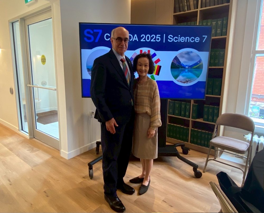 On May 6-8, the S7 Meeting was held in Ottawa, Canada. Vice President HIBIYA attended on behalf of the Science Council of Japan.
On May 8, the joint statement was handed over to the Government of Canada.
Full text:
scj.go.jp/en/int/g-scien…