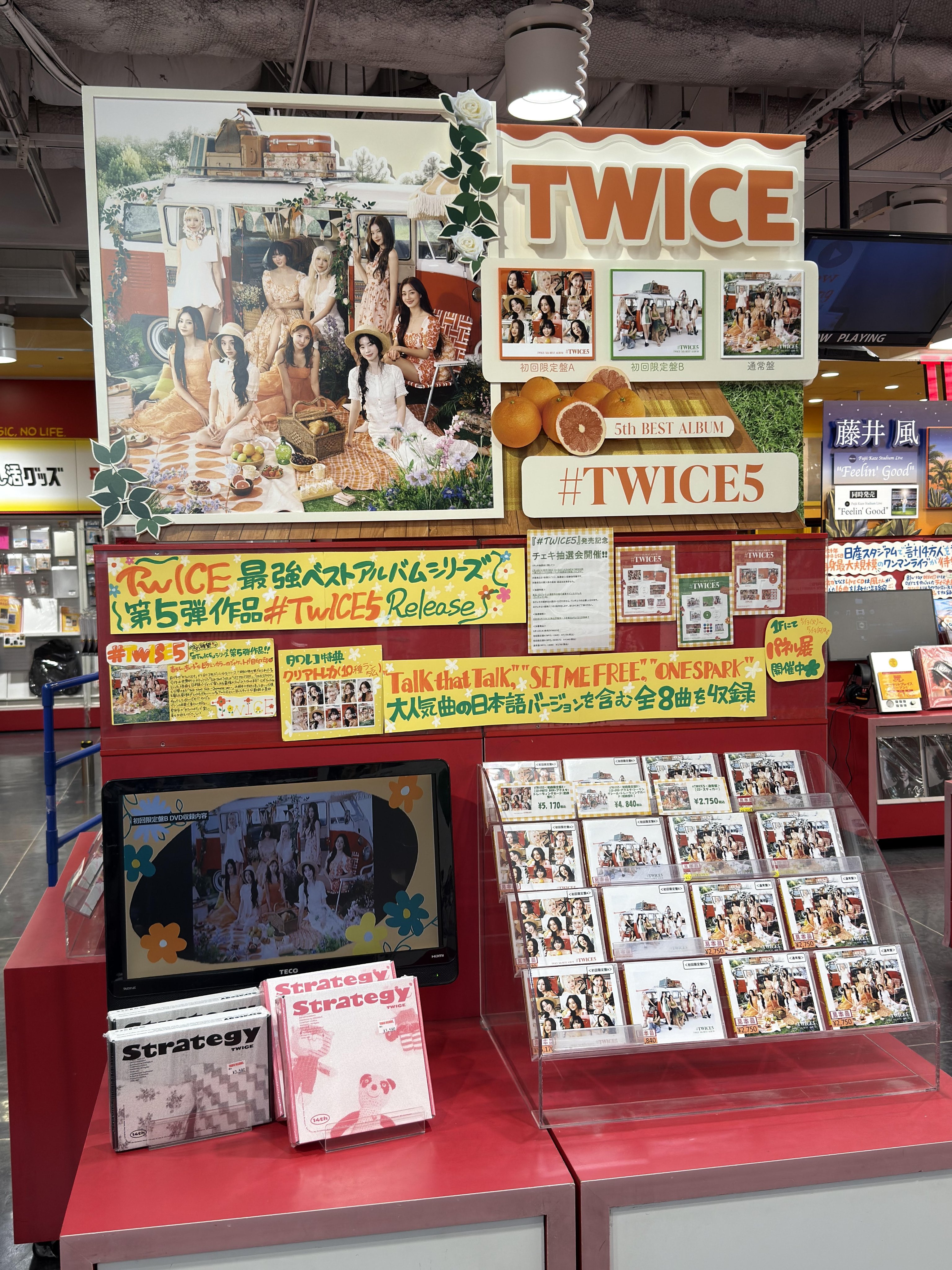 人気デザイナー タワーレコード渋谷店  X: on アイドル