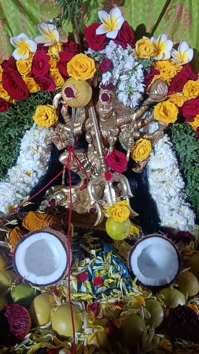 SelangoSamy's tweet photo. 🔥🔥🌺🌺🔱 ஓம் ஸ்ரீ நவபத்ரகாளியம்மன் தாயின் திருவடியை சரணாகதி சித்திரமாதம் கடைசி செவ்வாய்க்கிழமை அன்னையோட அருள் ஆசை பற்றி அனைவரும் நலமாக வாழ வேண்டும��� உலக நாட்டில் எங்கெங்கே அதர்மம் தலைவிரித்து ஆடுகிறதோ இனி வேரோடு அலைந்து தீரும் தர்மங்கள் வென்றே தீரும் நாட்டோட பற்றோடு வாழ்வோம் https://t.co/xEv6t4jryS