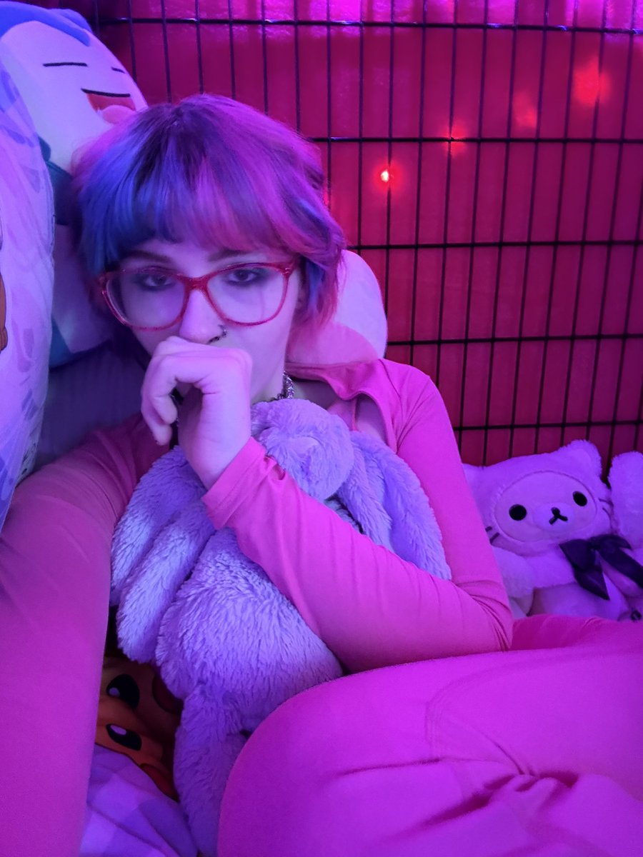 dutifuldolly's tweet photo. i wuv u pervs!! ✨🌈🧸 https://t.co/DrIJAo08QT