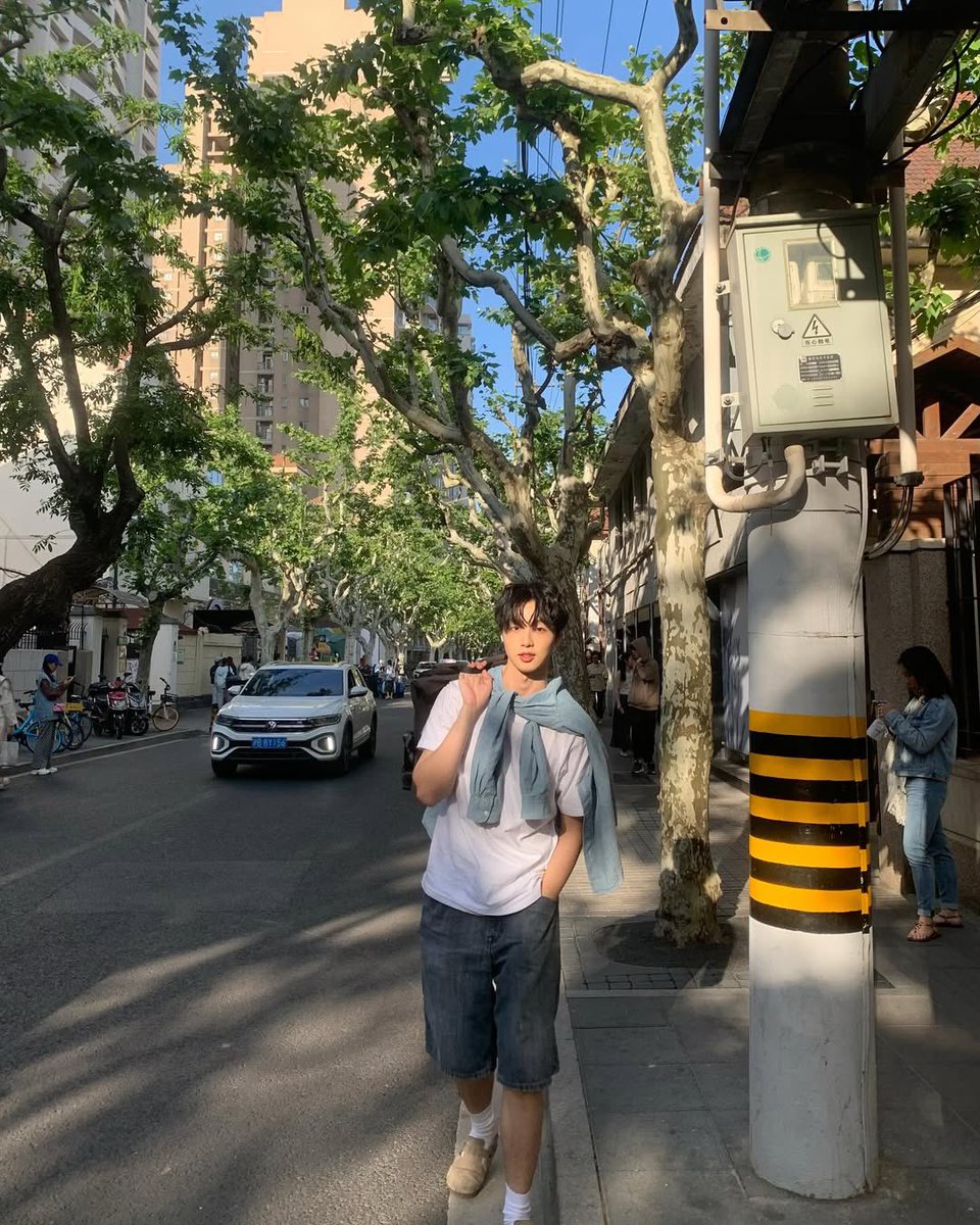 forsichen's tweet photo. 🩵【lG : sichenwang_ 】Update 

Sunshine ☀️🚶‍♂️

 ◜ #WangSichen 🐶 ◞
♡ #王思晨 ⌇#หวังซือเฉิน ｡ https://t.co/19Zr5xf8gN