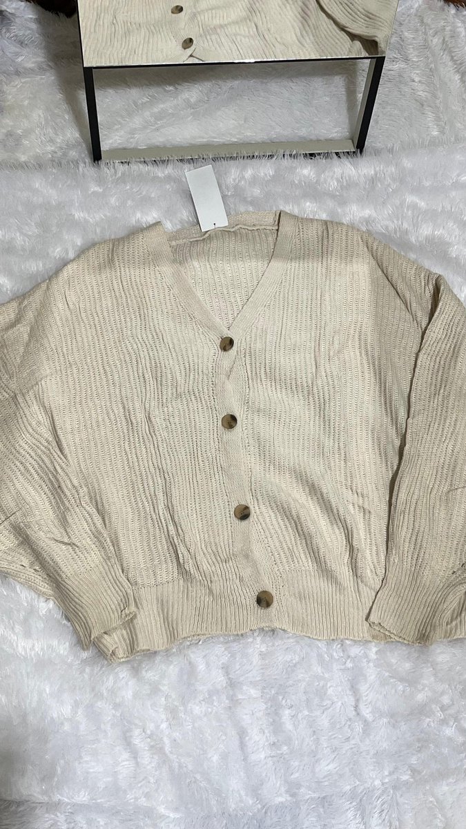 ryujinrie's tweet image. PREMIUM THRIFT!!
rebutan yaaa yg mau langsung komen/dm 💫💖
lokasi bandung, masi full tag dan wangii 
ig: locally.chic
#thriftbandung #bajuthrift #thrift  #forsale