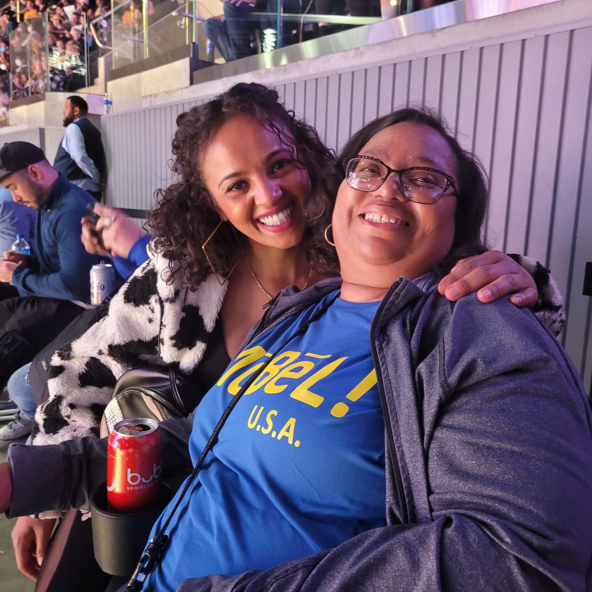MōBēL! USA Golden State Warriors View

#sanfrancisco #mobileAlabama ##mobelusa #brand #logo #shirt #fans #basketball #chasecenter
