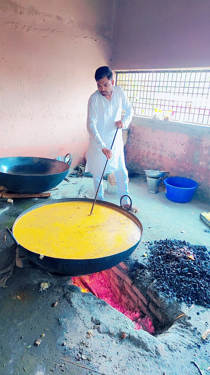 shubham_9909's tweet image. काल गावात नृसिंह जयंती च्या दिवशी ग्रामदैवताची गावातून मिरवणूक काढून नंतर काल्याच्या कीर्तनाने महाप्रसाद झाला .
काल सप्ताहाचा शेवट झाला ,
#नृसिंह_जयंती #गाव
#ग्रामदैवत