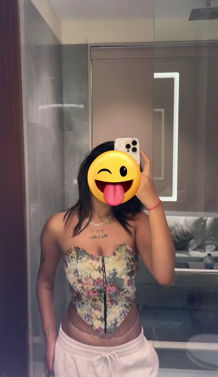 Worthy__drug's tweet photo. Curves are my best accessory 😜
@2naughtysouls @alexkos448 @h0d0rhodor @arjunthesailor @HaileyRoseFucks @aaliyah_yasin @hubmom84 @NirajNi93436365 @exploringmyvibe @guyinblr @pyasi_padosan @PizzaFlashing @BB_Beast10 @bigbullblr @3someHookup @dirtydancing_24 @wifefuckedhard 
#curvy https://t.co/N4PHKaNO49