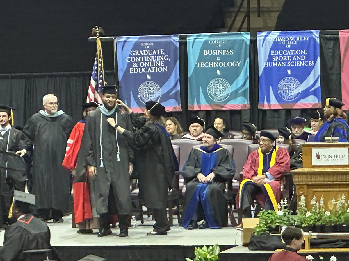 GESTigersSC's tweet image. Round of applause 
Last week teaching assistant Mr. Leaphart graduated and will now go from teaching assistant to teacher. We are proud of you Mr. Leaphart. @winthropu @TeamFairfieldSC