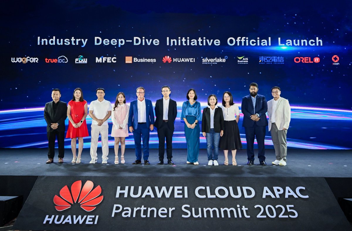 Huawei's tweet image. At the #HuaweiCloud APAC Partner Summit 2025, #Huawei Cloud launched the Industry Deep-Dive Initiative to accelerate growth in internet, finance, and carrier sectors across Asia Pacific.
 
In collaboration with key partners SCash Global, Orel IT, East Asia, AIS Business,…