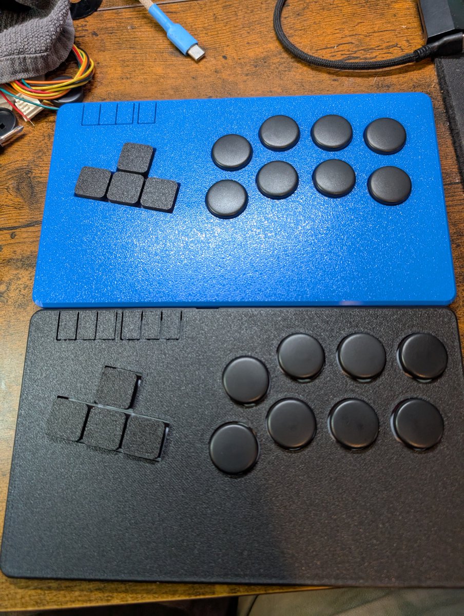 TurtleBox_'s tweet image. Quick update! Due to an error on my end of the pcb assembly, I have some "B Stock" leverless mixbox and regular builds available. Only difference is they don't have L3/R3 option buttons at the top left. They are 40 dollars on my shop!
thetboxshop.com/products/lever…