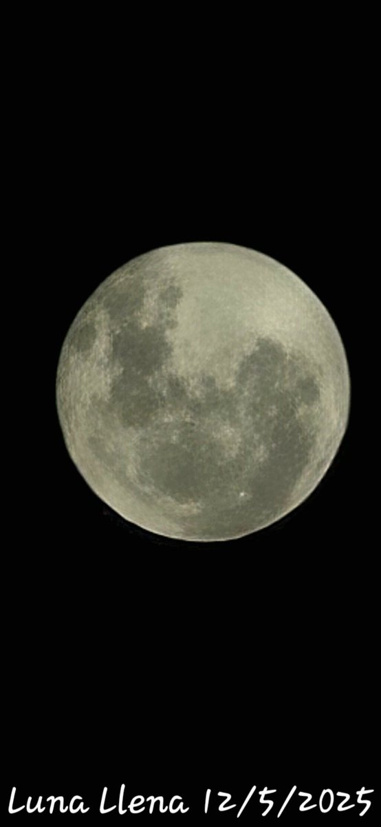 Hoy luna llena con mi celular.