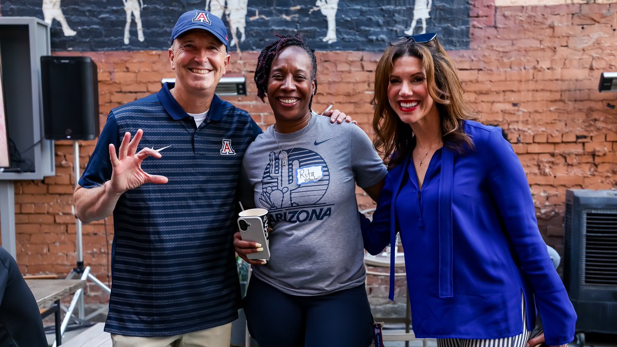 Coach Rita has been having a blast out on the Bear Down Takeover Tour! 

Wildcat Nation is just the best 😻👏