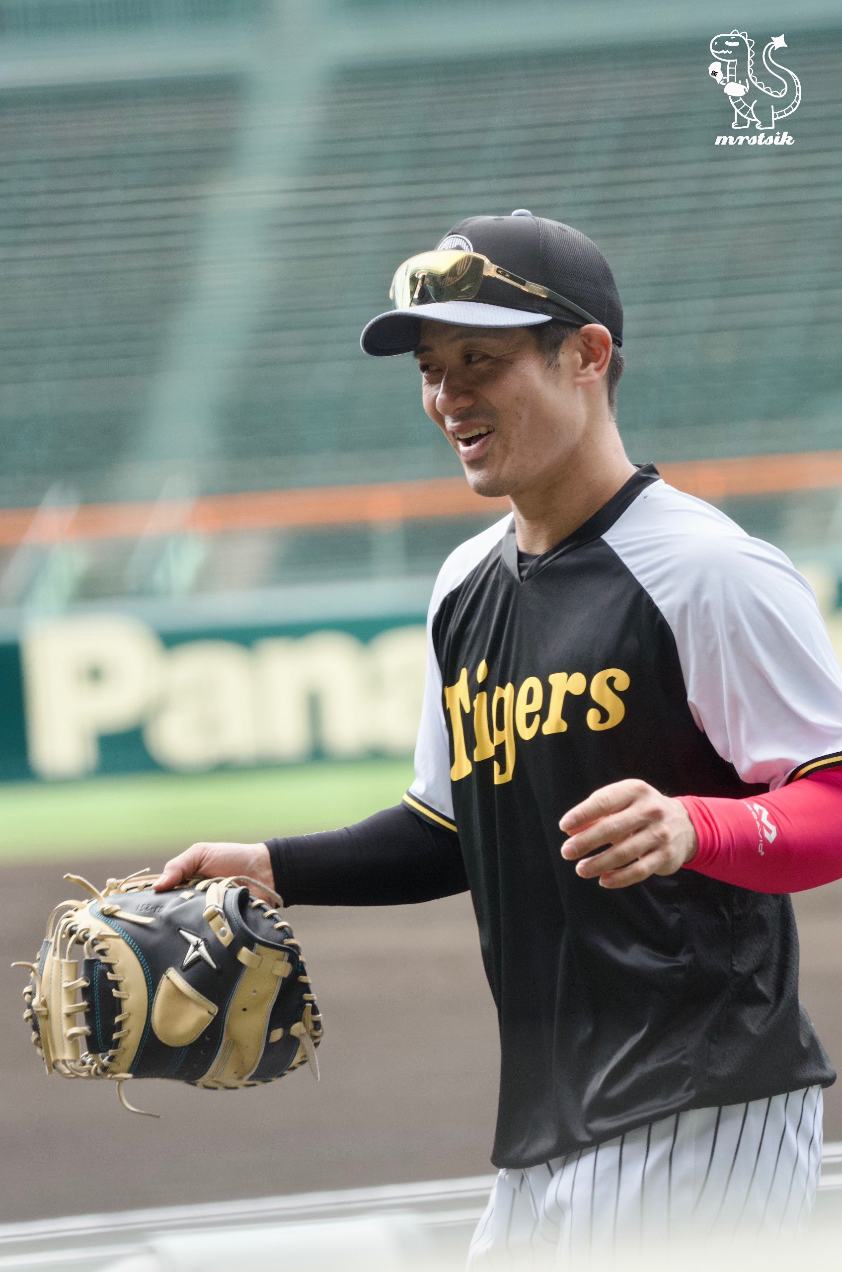 阪神タイガース レプリカユニフォーム 坂本誠志郎 選手 ホーム