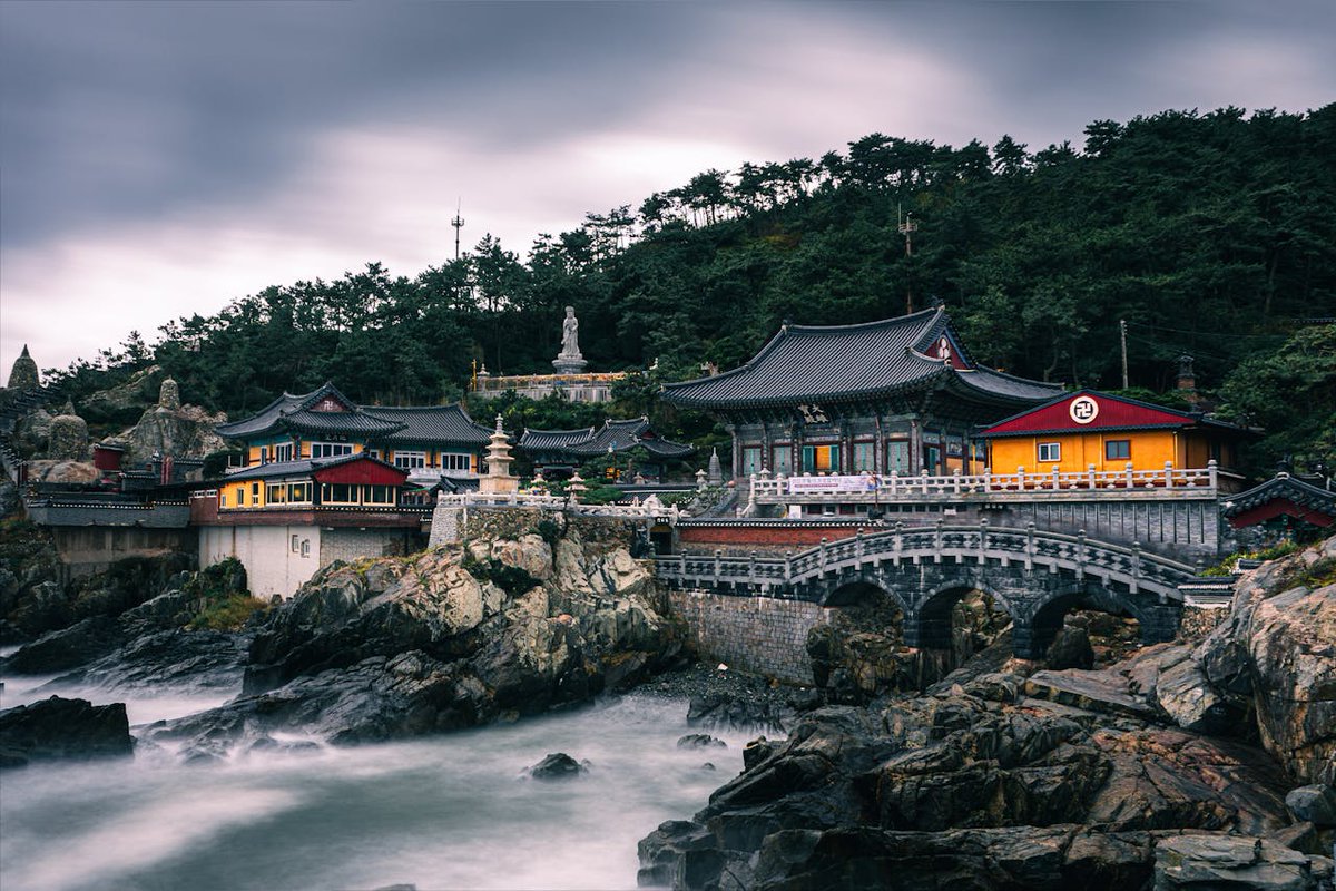 Master3Language's tweet image. Haedong Yonggungsa Temple Under a Stormy Horizon

■Learn Korean with 1-on-1 lessons from a native teacher! bit.ly/PrivateKoreanC…
■Source: pexels.com

#HaedongYonggungsaTemple #Busan #SouthKorea #learnKorean