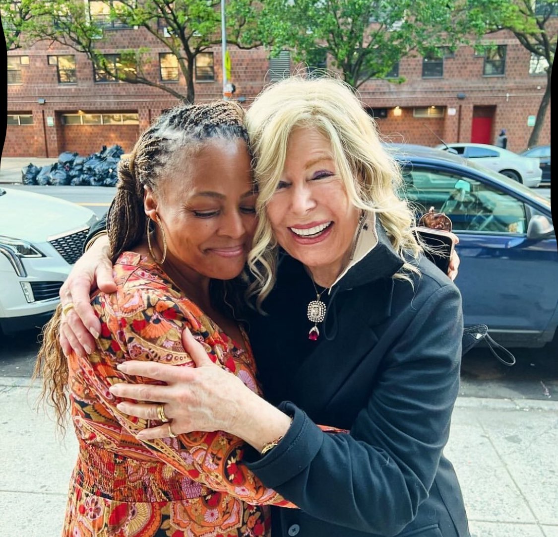 Sending biggest birthday hugs to this incredible force of nature. Wishing you only good health and good things always and forever my beautiful friend! 🎂❤️🎊#KimFields #May12th #maybirthday #HBD #otd #birthdayhugs