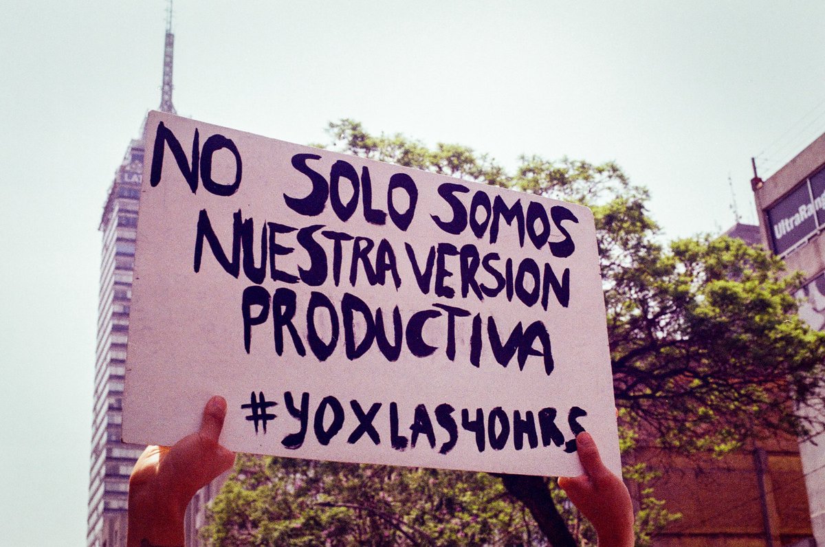 lucidavioleta's tweet photo. Marcha del 1 de mayo 2025. 
¡40 horas YA! Por los derechos humanos y la dignidad de les trabajadores. No podemos esperar al 2030 para descansar. @YoXLas40Horas2 https://t.co/3o2lEJvXXf