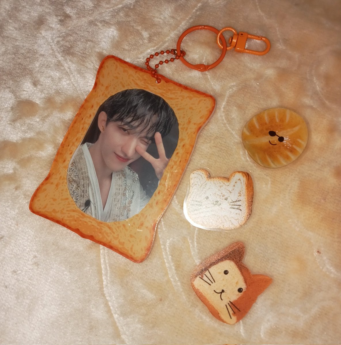 cinnamonkyeom's tweet photo. ⋆ ˚｡⋆୨୧˚🍞˚୨୧⋆｡˚ ⋆

My bread pocahol is here!! Thank you @yengskie__ for the smooth transaction hehe and ☺ the only regret i have is i only bought one hahaha 

#cinnamonmails https://t.co/IdN5RERJVK
