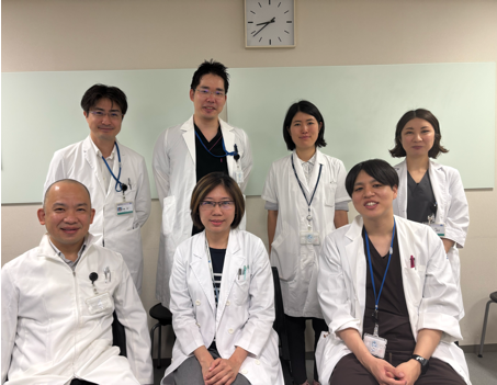 Phase1_NCCH's tweet image. 今月は亀田総合病院からの内科専攻医の先生と台湾から見学にこられた先生と一緒に働いています。互いに学び合う素晴らしい時間となりました。当科では一緒に働いてくれる若手医師(レジデント・専攻医)を常時募集中ですので、お気軽にご連絡ください!