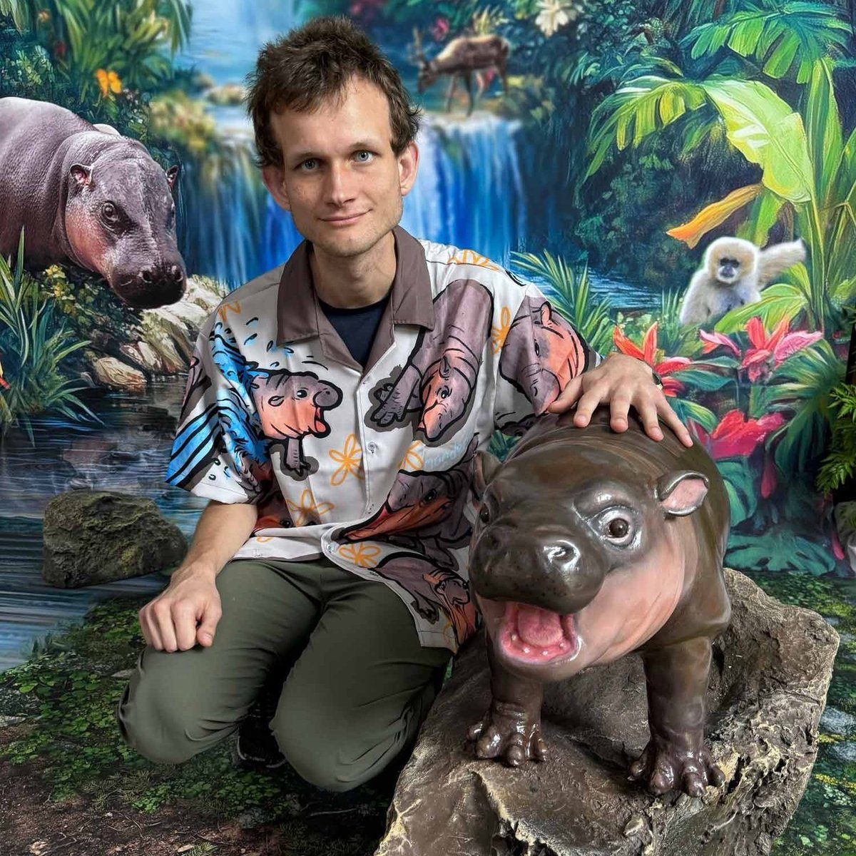 Vai trò của Vitalik trong câu chuyện này là giúp Moodeng Solana rũ hàng 😂

Siêu chu kỳ meme vẫn diễn ra và sẽ không có gì thay đổi: Solana vẫn sẽ dẫn đầu với 2 trend lớn sau:

1/ Celebmeme: Ai đã nhập hàng TRUMP thì hold
2/ Political: Ai nhập hàng PNUT, TRUMP thì