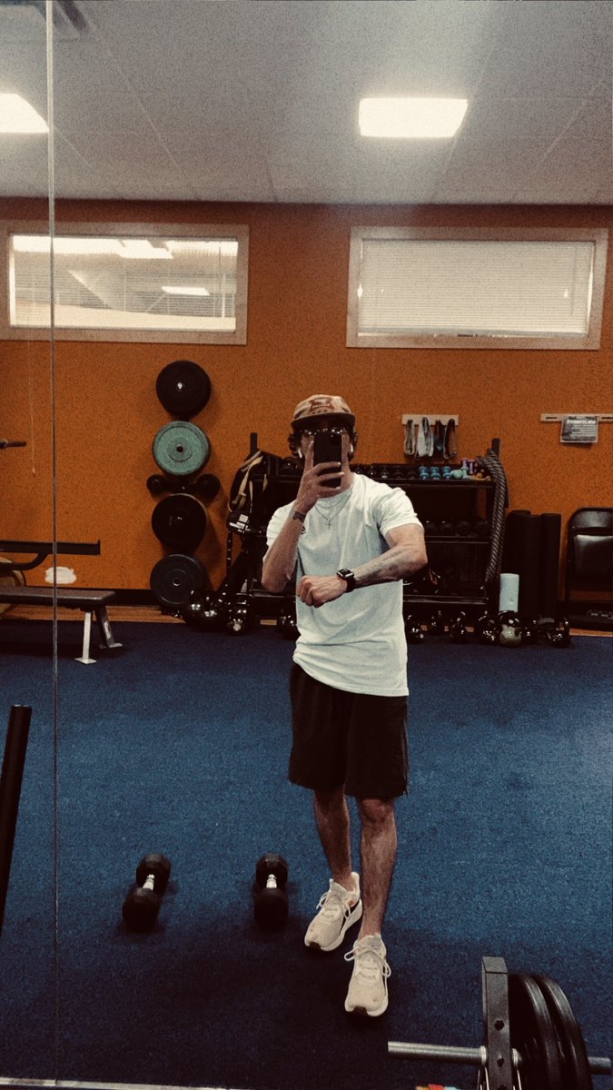 late night workouts just hit the soul different