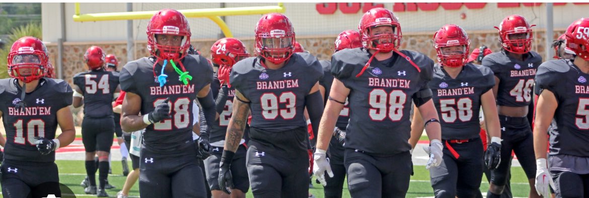 CoachMcMurray5's tweet image. Thanks @CoachE_Daniels for stopping by today to check out @CCGladiatorFB we are excited to build a relationship with @SRSUFootball !